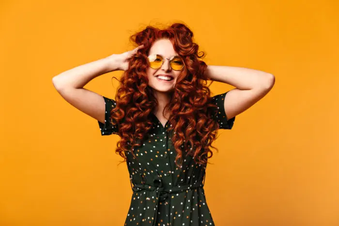 Cómo Elegir Gafas de Sol para Cabello Rizado