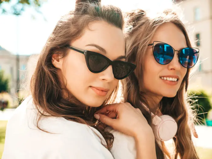 Cómo las Gafas de Sol Te Hacen Más Sexy