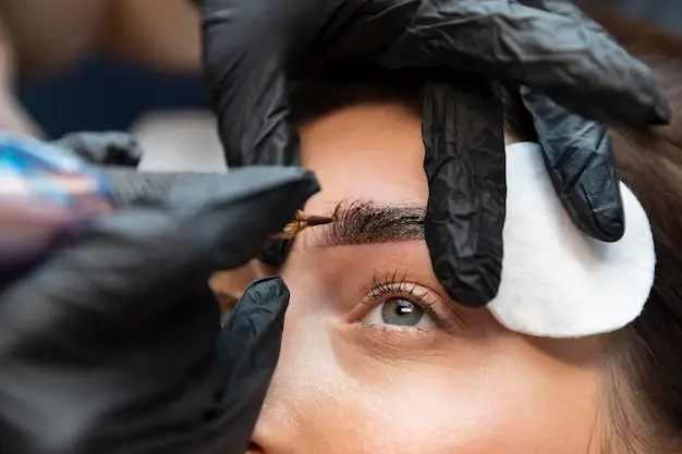 Costo Promedio del Tatuaje de Cejas