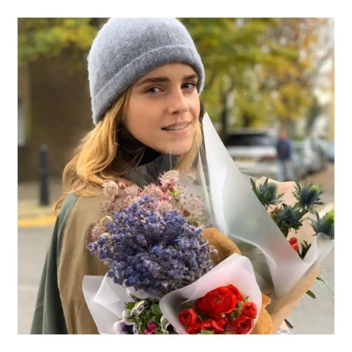 Emma Watson con cejas gruesas