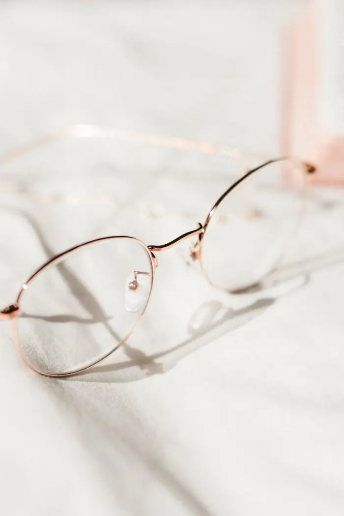 Formas de evitar que las gafas se deslicen por la nariz