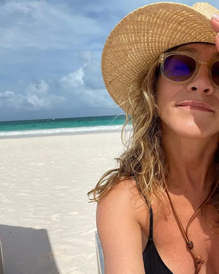 Jennifer Aniston con gafas