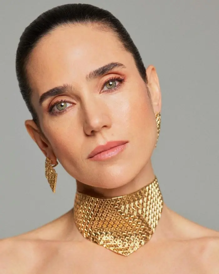 Jennifer Connelly con cejas gruesas