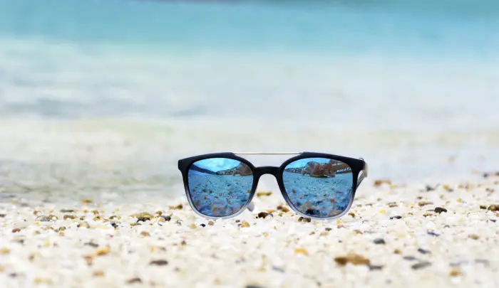 Las gafas de sol más icónicas de Brad Pitt