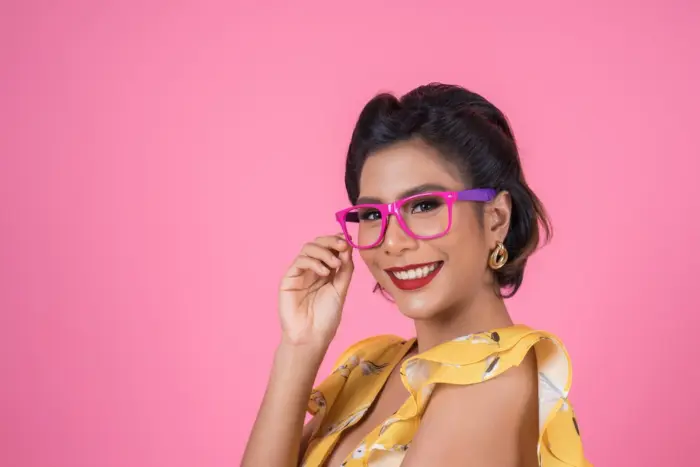 Mejor Maquillaje de Ojos para chicas que usan Gafas