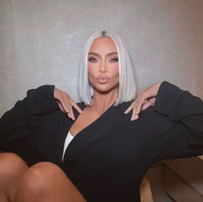 ojos almendrados kim kardashian