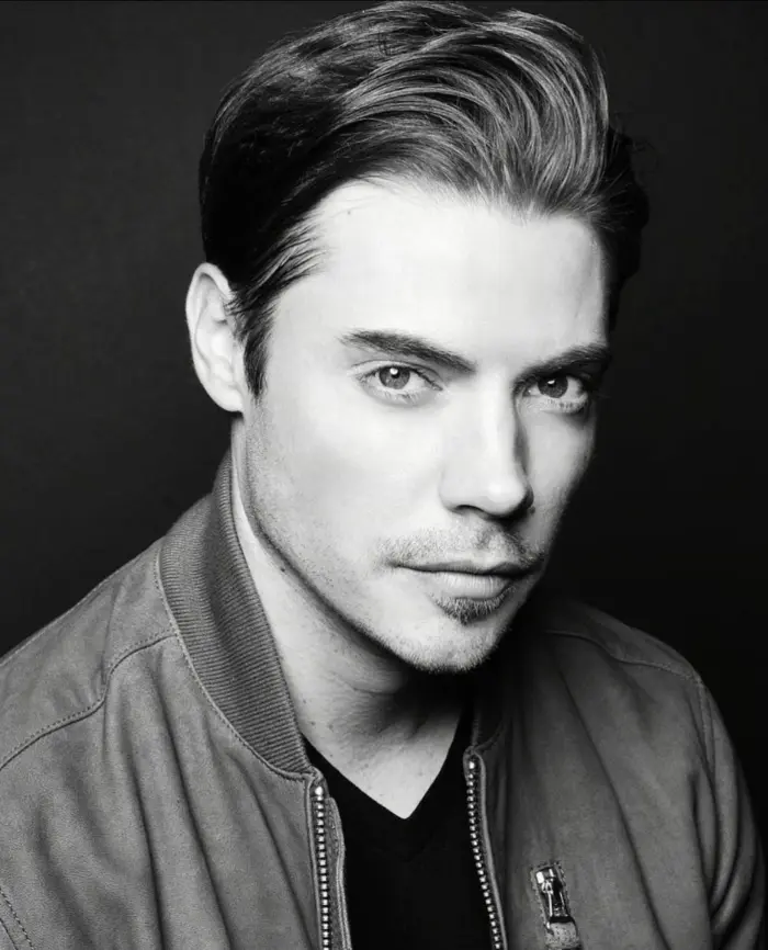 ojos de Josh Henderson