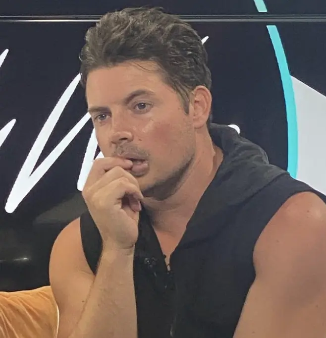 ojos de Josh Henderson