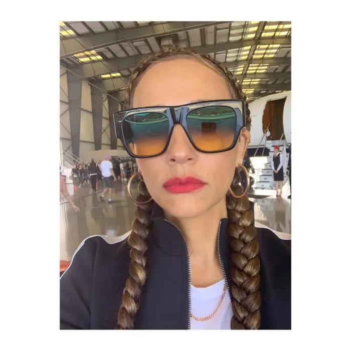 Rashida Jones con gafas