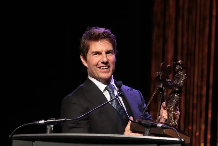Tom Cruise con Ojos Profundos