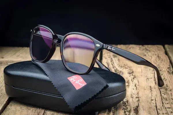 Consejos para evitar rayones en gafas Ray-Ban