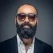 Hombres Calvos con Gafas