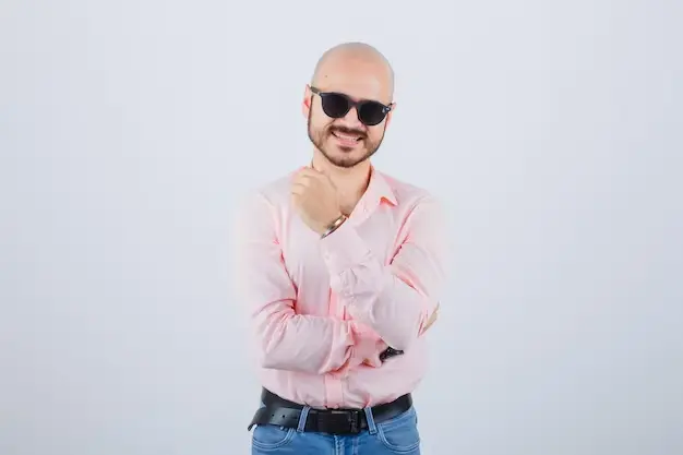 Los hombres calvos deben evitar gafas de sol baratas