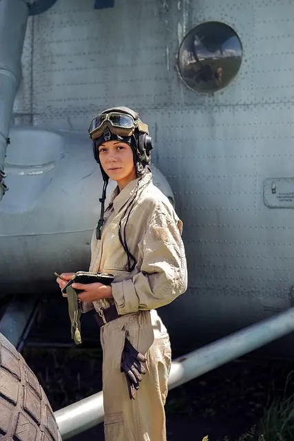 Piloto de caza con gafas