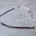 Reparar brazo roto de tus gafas de sol en casa